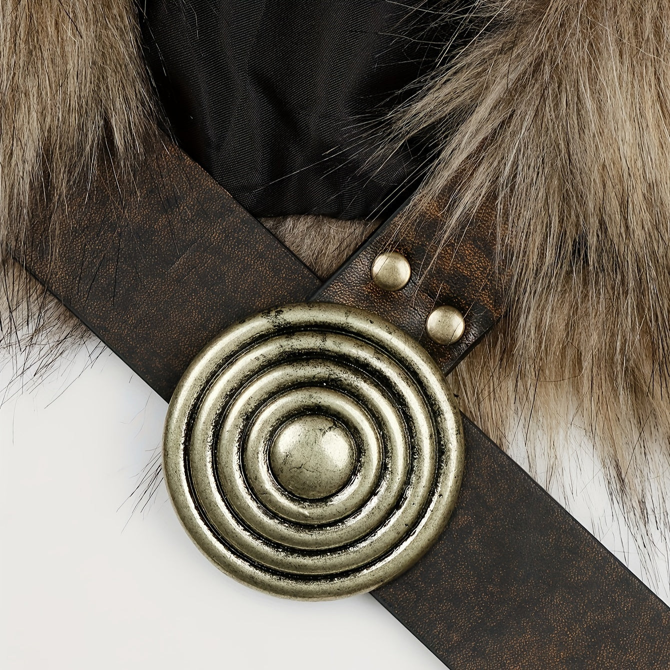 1 Set Medieval Warrior Costume - Fur Shawl with Belt, Fur Mantle, and Fur Collar, Viking-Inspired LARP Attire with Authentic Details