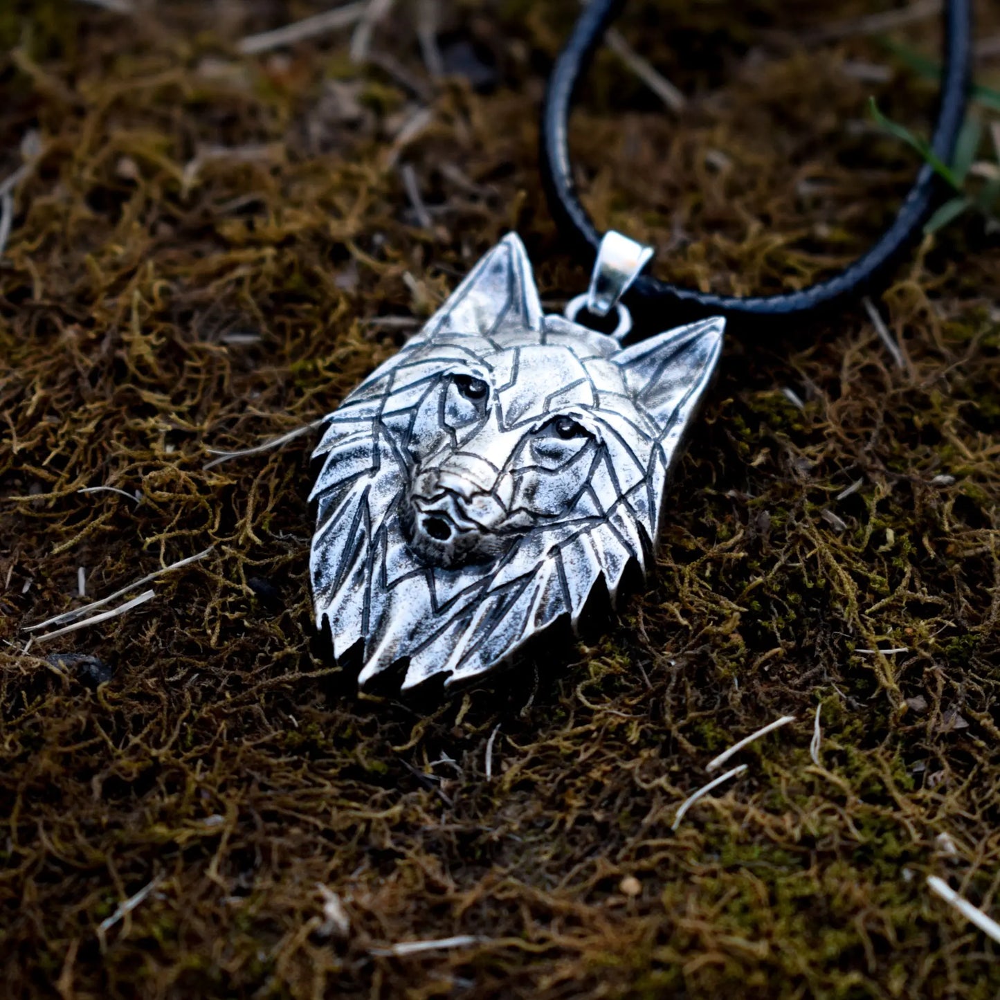 Wolf Head Pendant Necklace