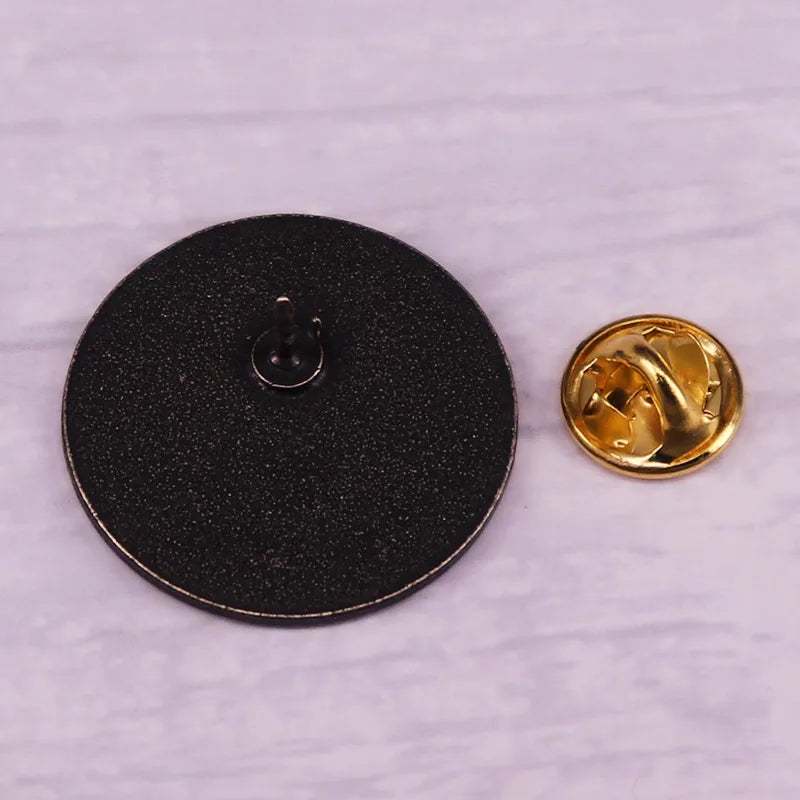 Valknut Vikings Symbol Walhalla Odin runes pin brooch