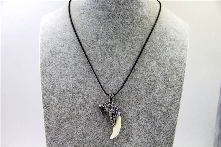 Tooth necklace, wolf head