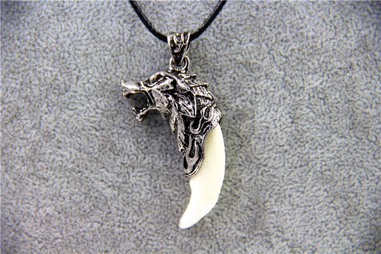 Tooth necklace, wolf head