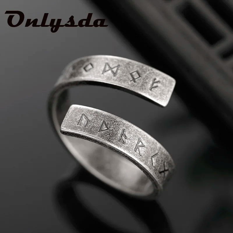 Nordic letter ring retro