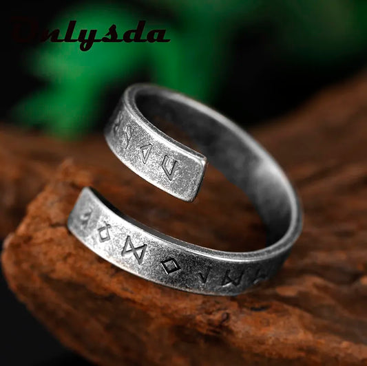 Nordic letter ring retro