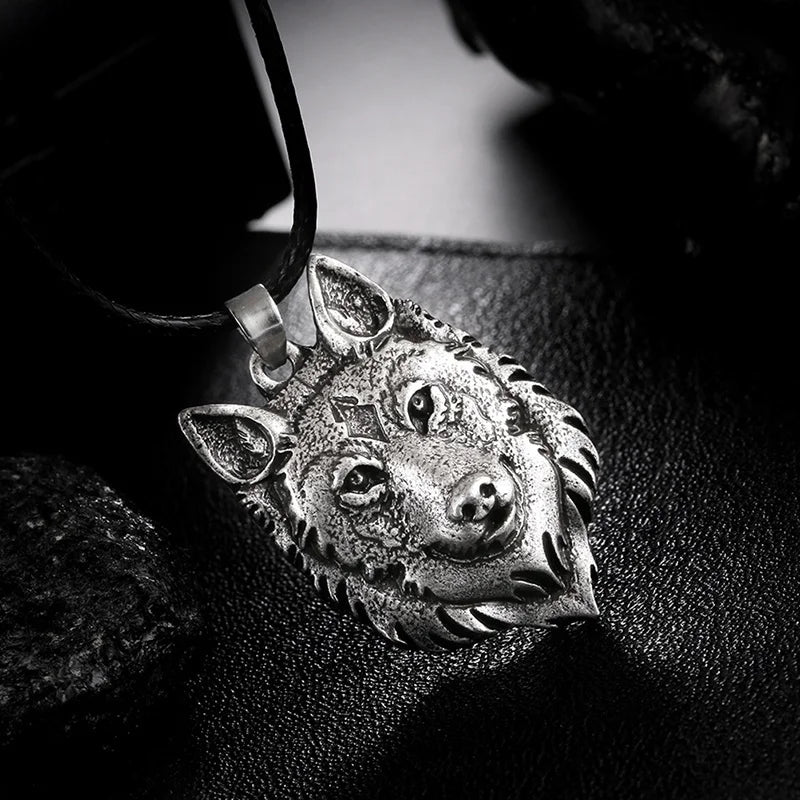 Silver Wolf Head Pendant Necklace
