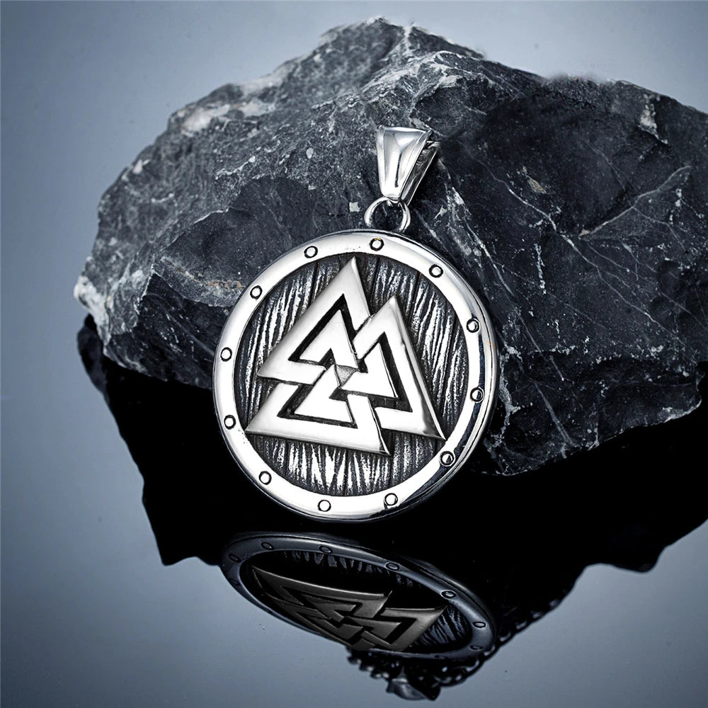 Odin's triangles
