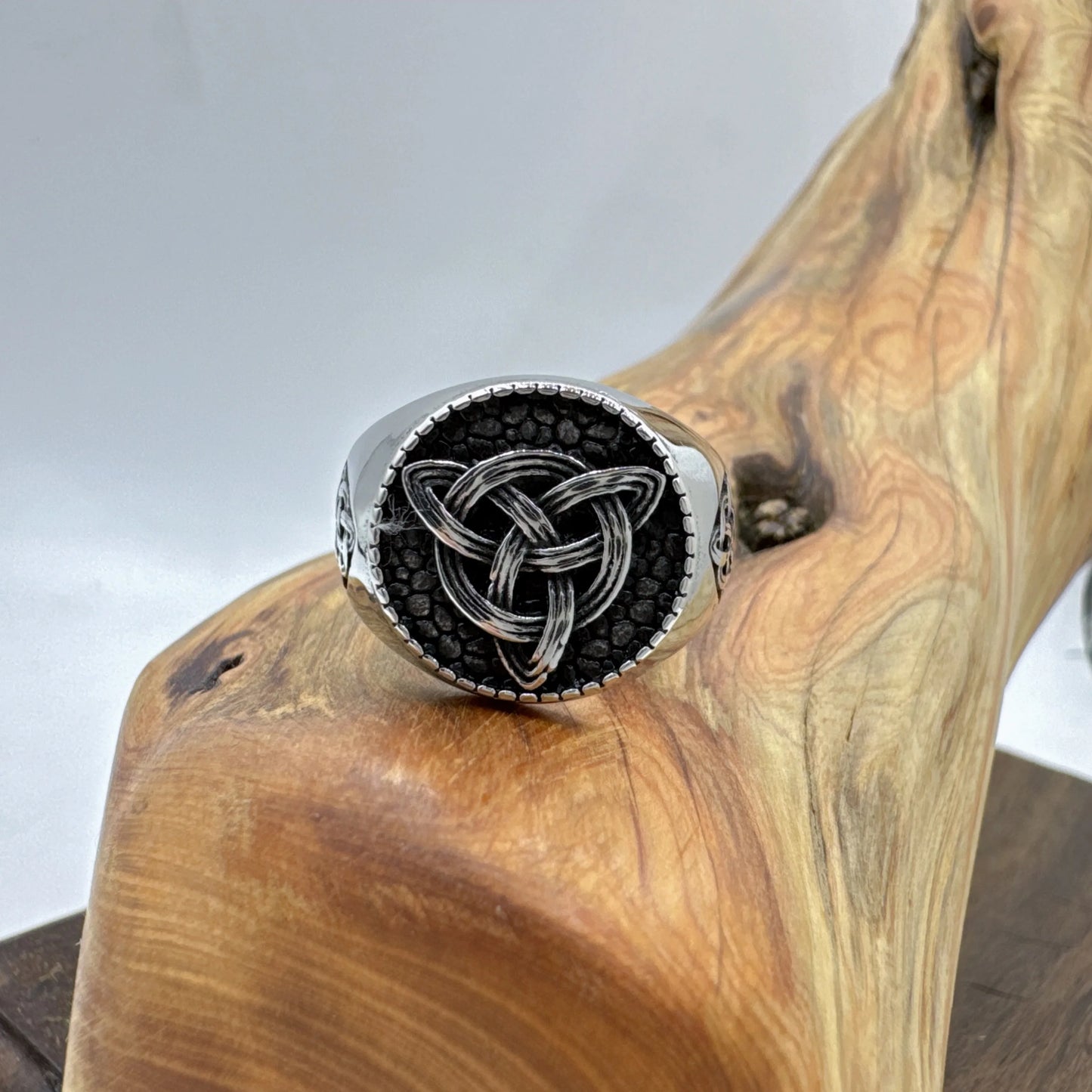 Vikings Style Solid Ring 316L Stainless Steel Jewelry  Punk Fashionable Round Celtic Knot Ring Size 7-13