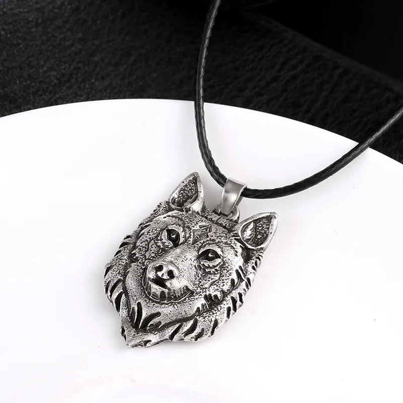 Silver Wolf Head Pendant Necklace