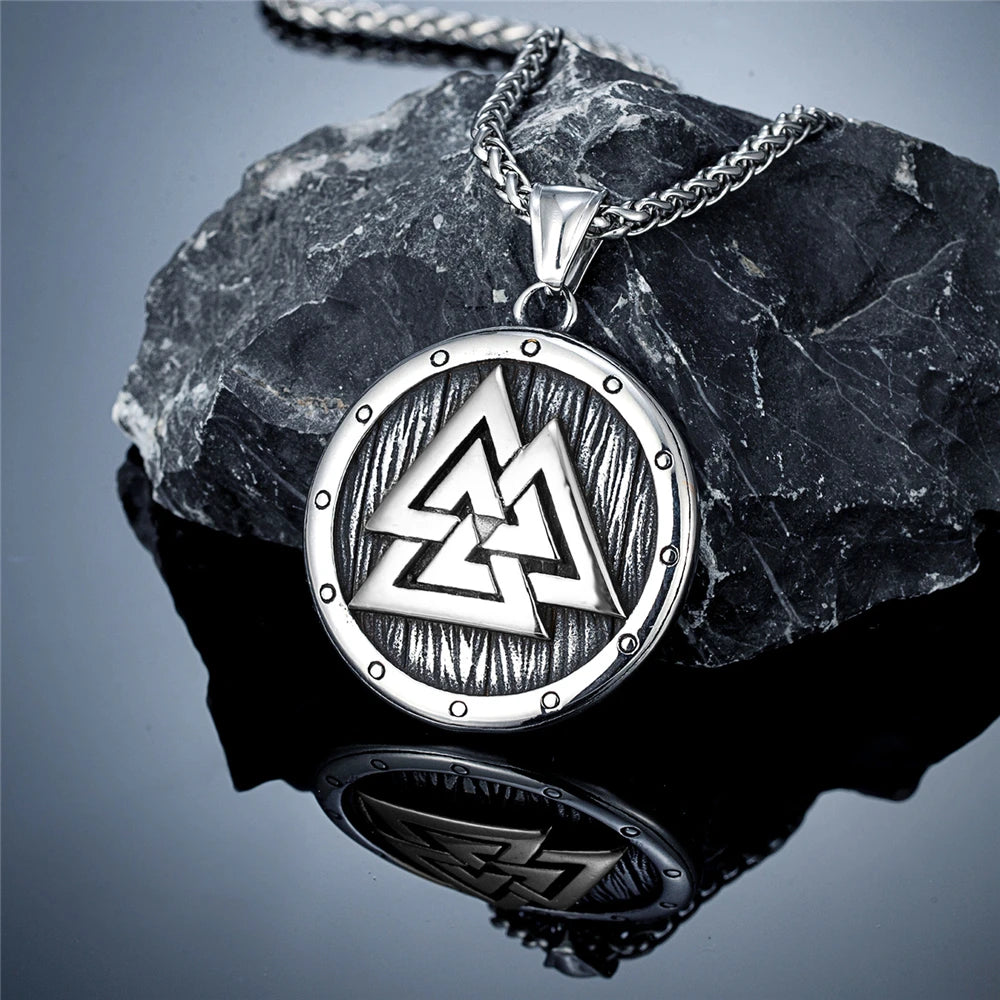 Odin's triangles