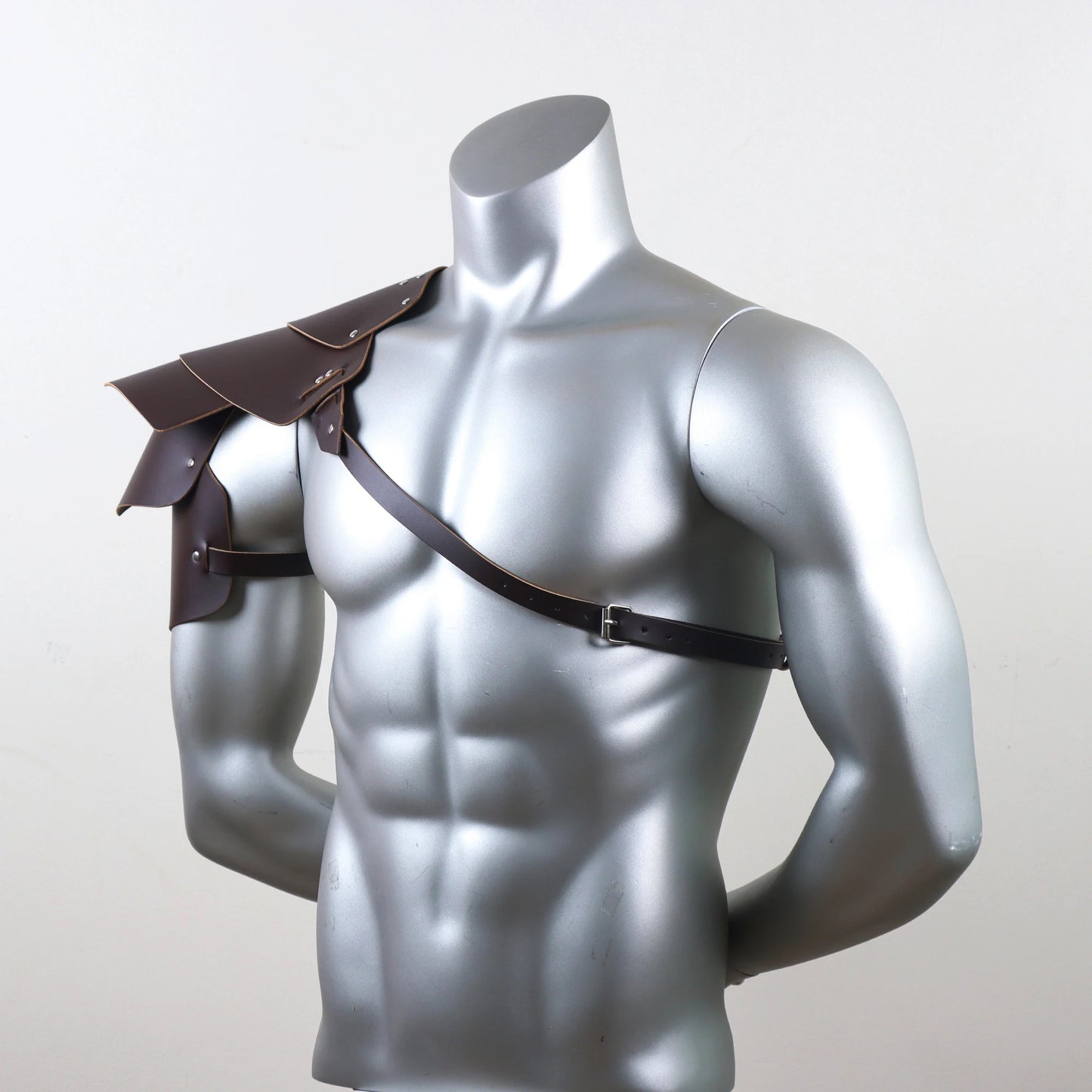 Medieval Retro Multi-Layered Leather Studded Shoulders Viking Style Warrior Armor Shoulder Armor Halloween Costume Cosplay