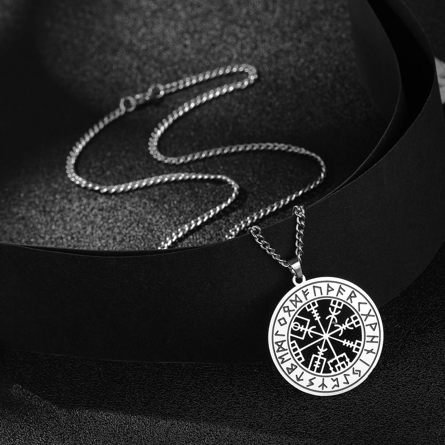 Viking Nordic 24 Rune Compass Pendant Necklace Stainless Steel Trinity Triquetra Hollow Witch Knot Symbol Amulet Jewelry Gift