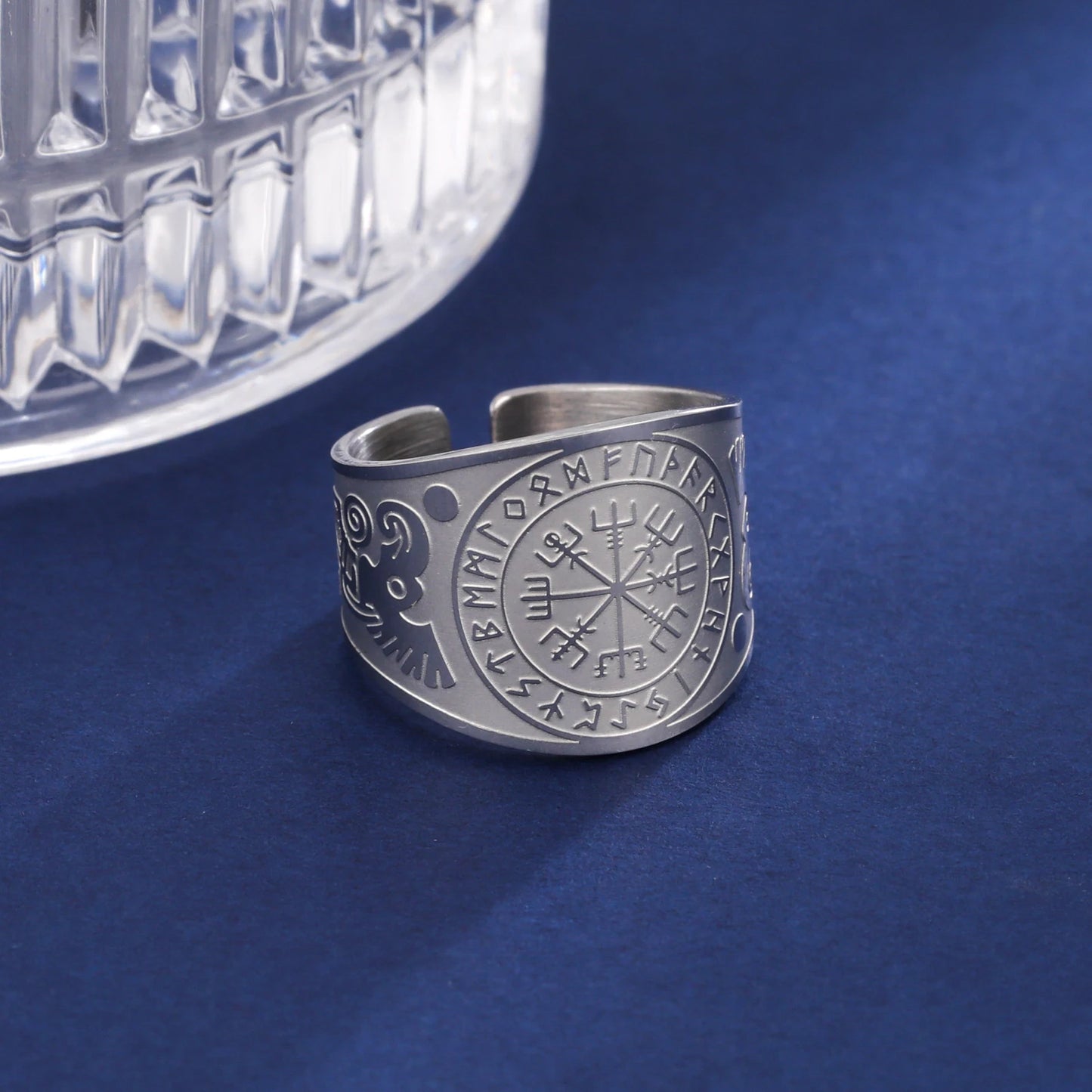 LIKGREAT Viking Compass Vegvisir Ring Helm of Awe Nordic Rune Scandinavian Amulet Stainless Steel Jewelry New Year Gift